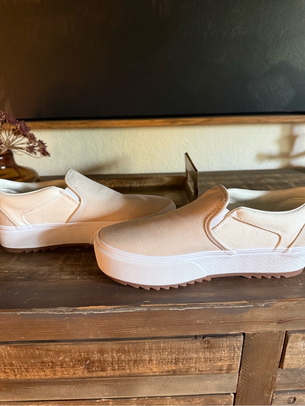Vans Asher Platform Slip-On Womens Shoes in Cream Sz 9 - Picture 5 of 7